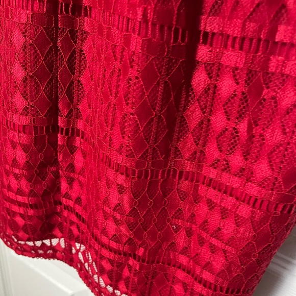 Beautiful Red Lacey Forever 21 dress in size small - Picture 3 of 5